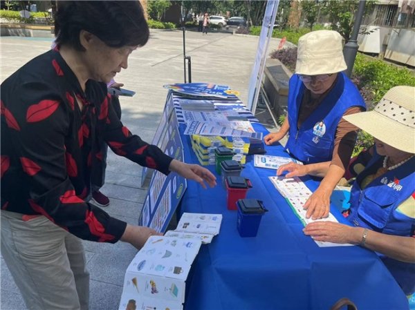 黑马配资网 环保课堂直接搬到居民“家门口” 这个社区文明之光共点亮